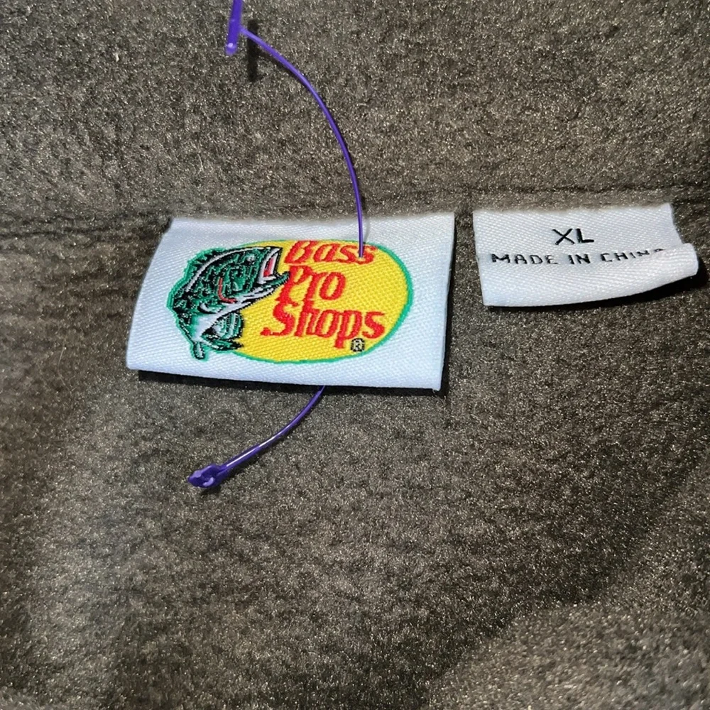 Bass Pro Shop Fleece Zip Up🦎🌵